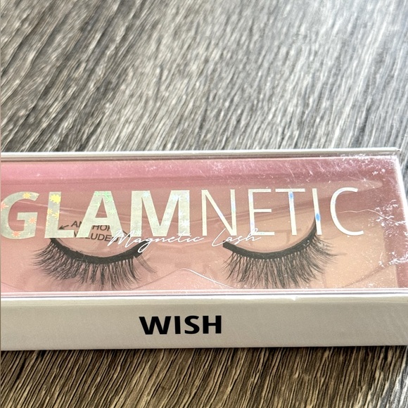 Glamnetic Wish magnetic lashes - Picture 2 of 3